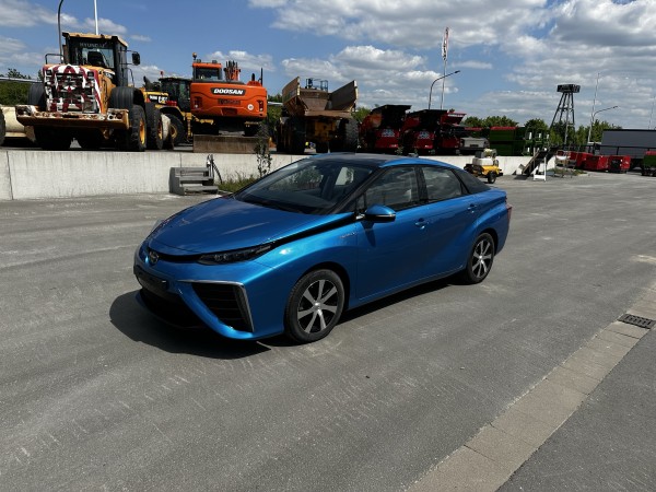 Toyota Mirai FCV Wasserstoff nur 3700 Km Neuwertig VOLL